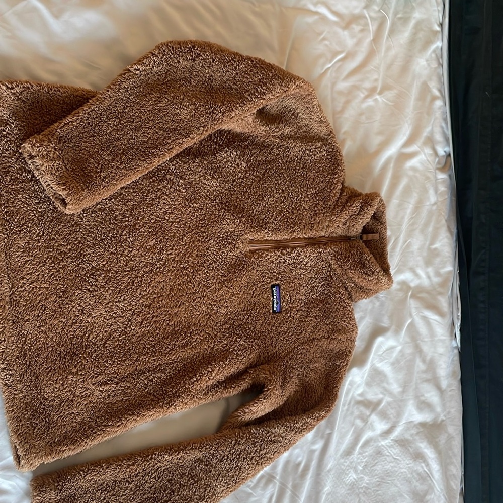 Tan/brown Patagonia fuzzy half zip sweater